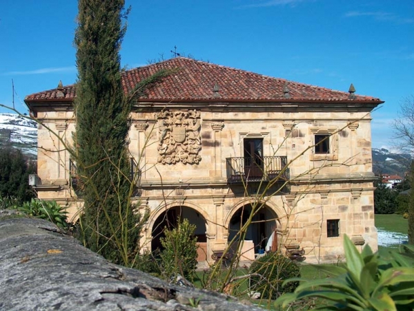 Casa de Ceballos Villegas San Vicente de Toranzo